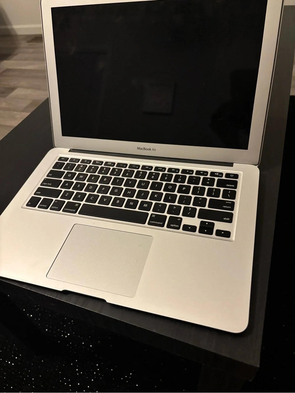 Apple MacBook in Silver Aluminum Finish